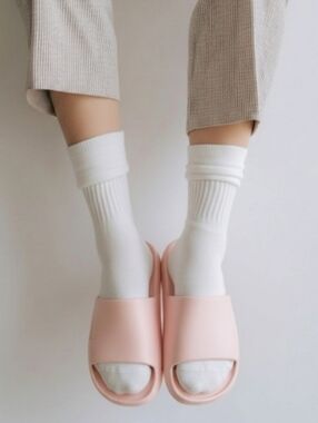 Nike Calm Slides In Washed Coral